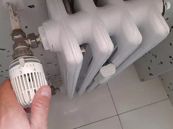 riverniciare-vecchi-termosifoni-reggio-emilia